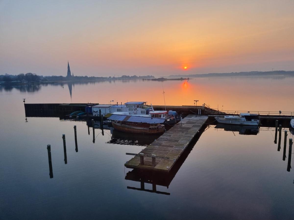 Ferienwohnung Schleiloge Mit Panoramablick Auf Die Schlei シュレースヴィヒ エクステリア 写真